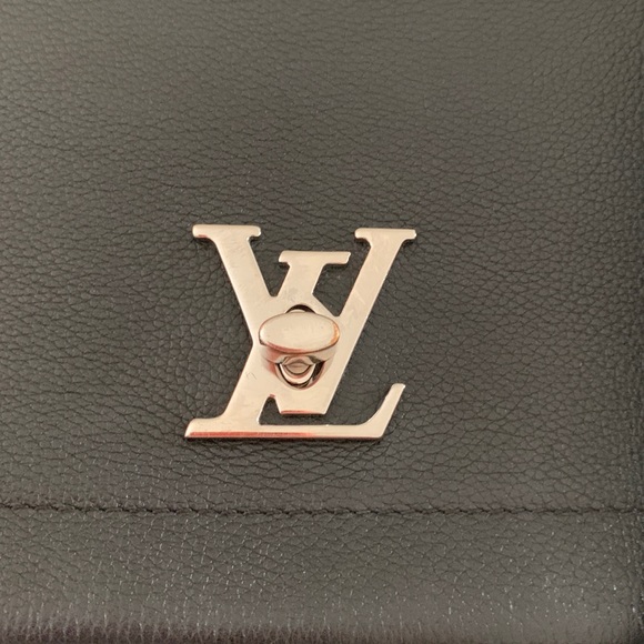 Louis Vuitton Lock Me II - Picture 3 of 8